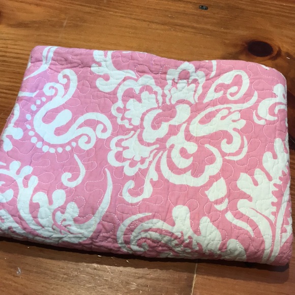 COMPANY C *Standard* Pink Floral Pillow Sham Quilted Reversible Cover - Picture 1 of 8